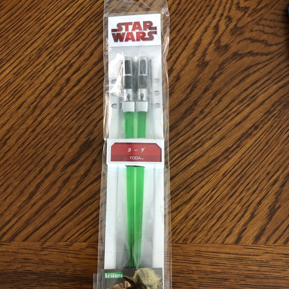 New Kotobukiya Yoda light saber chopsticks